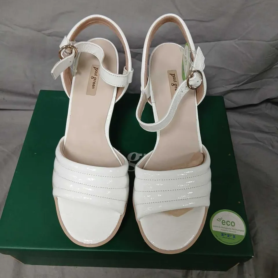 PAUL GREEN WHITE PLATFORM SANDALS – DESIGNER SHOES, SIZE 6.5 (US)