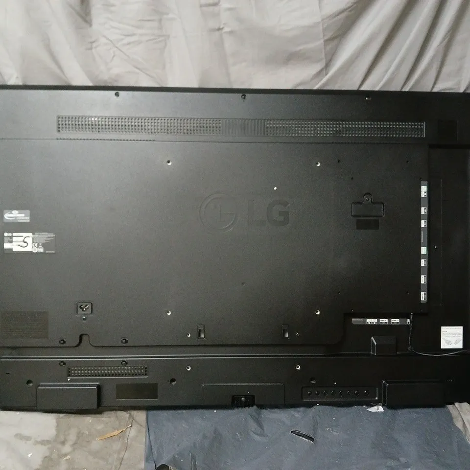 LG 49SM5KE-B 49-INCH SIGNAGE DISPLAY – READY TO USE. NO POWER SUPPLY OR ACCESSORIES. BOXED