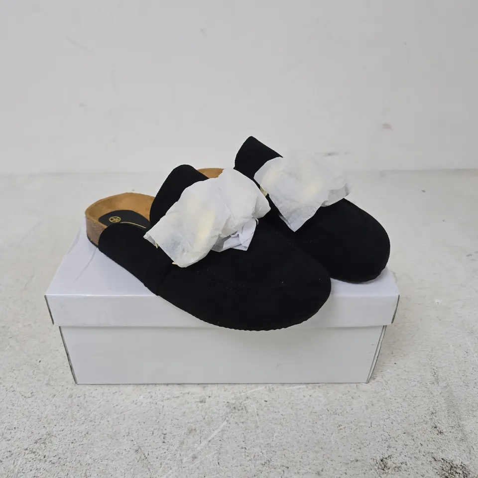 SPOT ON LADIES' BLACK SLIP-ON MULES – UK 3