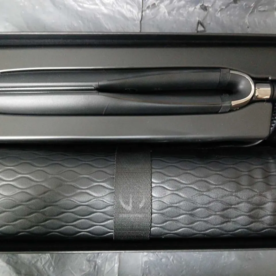 BOXED GHD PLATINUM+ HAIR STRAIGHTENER GIFT SET 