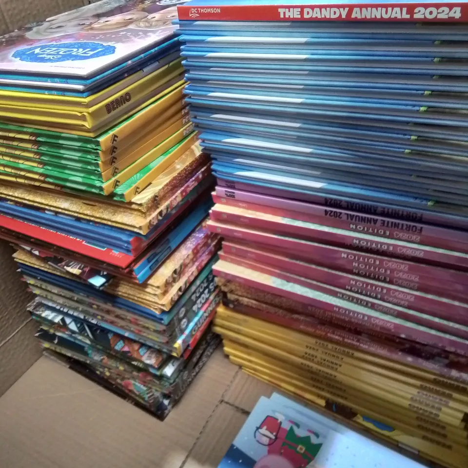 LARGE QUANTITY OF ASSORTED 2024 ANNUALS TO INCLUDE STRANGER THINGS, FROZEN, DANDY AND ROBLOX 