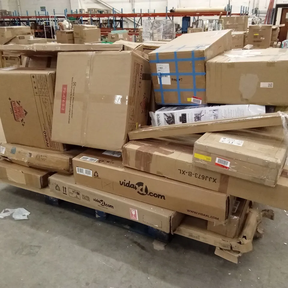 PALLET OF ASSORTED FLATPACK FURNITURE AND FURNITURE PARTS 