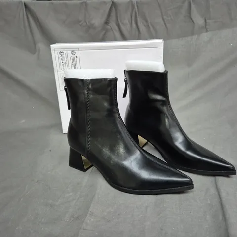 BOXED PAIR OF BLACK HEELED BOOTS SIZE 40