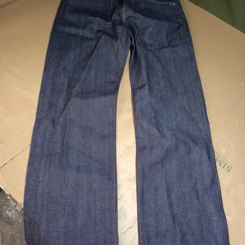 LEVI,S DENIM JEANS SIZE W 32 / L 32