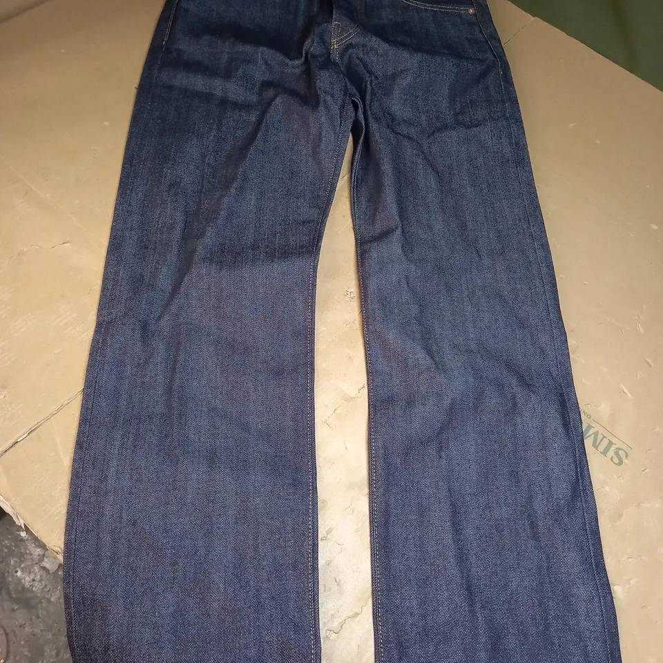 LEVI,S DENIM JEANS SIZE W 32 / L 32