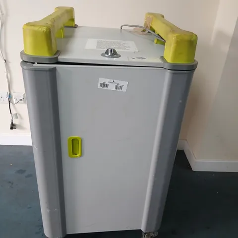 LAPCABBY LAPTOP CHARGING CART ON WHEELS – BUILT-IN CHARGER