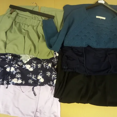 BOX OF APPROX 6 ASSORTED ITEMS OF MAISON DE NIMES CLOTHING IN VARIOUS SIZES AND STYLES