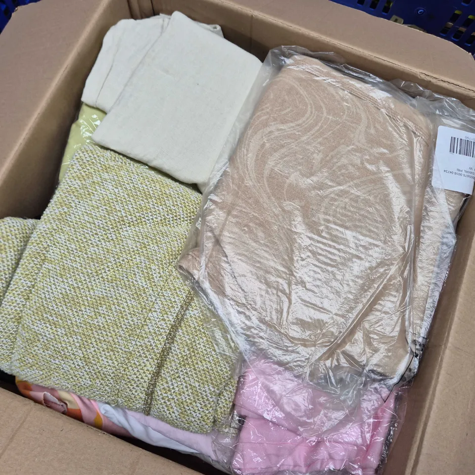 APPROXIMATELY 60 ASSORTED WOMENS TROUSERS CLOTHING ITEMS IN VARIOUS SIZES, STYLES & COLOURS TO INCLUDE BRANDS SUCH AS MINT VELVET, OUT FROM UNDER, BEC + BRIDGE, ETC - COLLECTION ONL