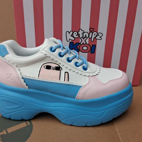 BRAND NEW BOXED KOI KETNIPZ BEAN SAYS HI CHUNKY TRAINERS IN BLUE - UK 5