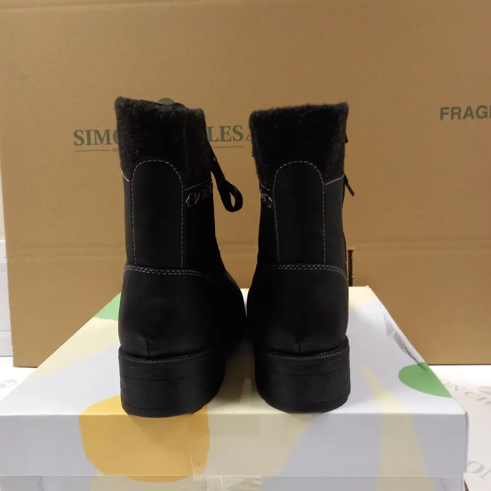 EARTH ORIGINS SUEDE HIKE BOOT SIZE 8