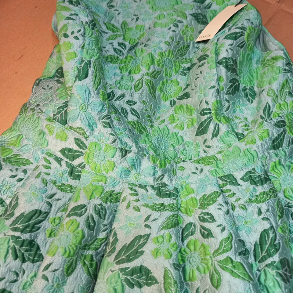 OASIS GREEN FLORAL JACQUAARD SEEVELESS DRESS - SIZE 10