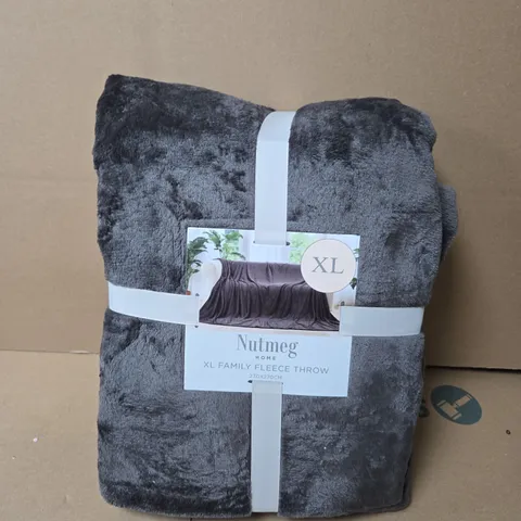NUTMEG HOME XL FAMILY FLEECE THROW – GREY, 230X270CM