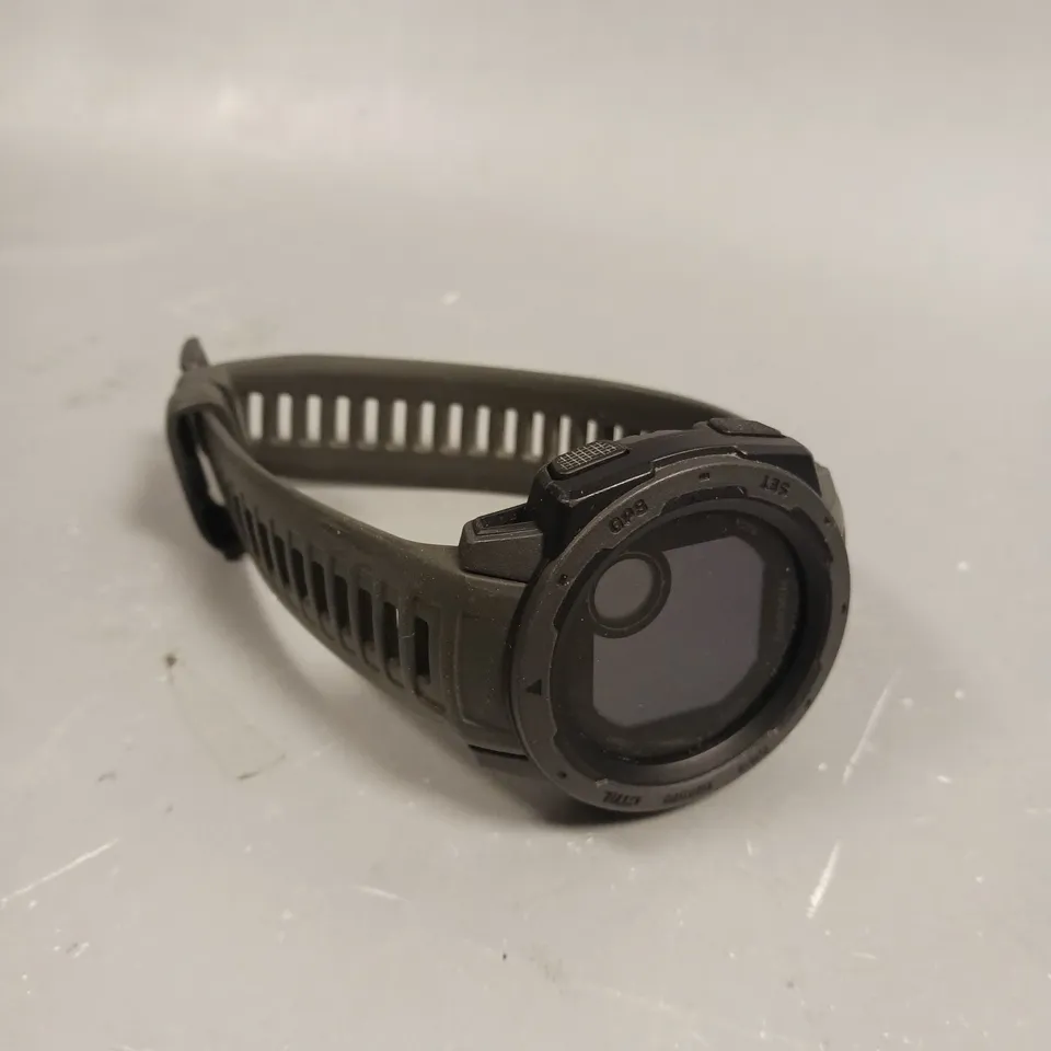 GARMIN INSTINCT SHOCKPROOF RUBBER STRAP WATCH 