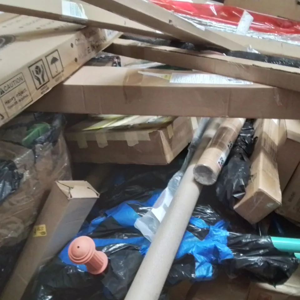 PALLET OF ASSORTED HOUSEHOLD GOODS AND PRODUCTS TO INCLUDE;ELECTRIC SANDER,RETRACTABLE SAFETY GATE 