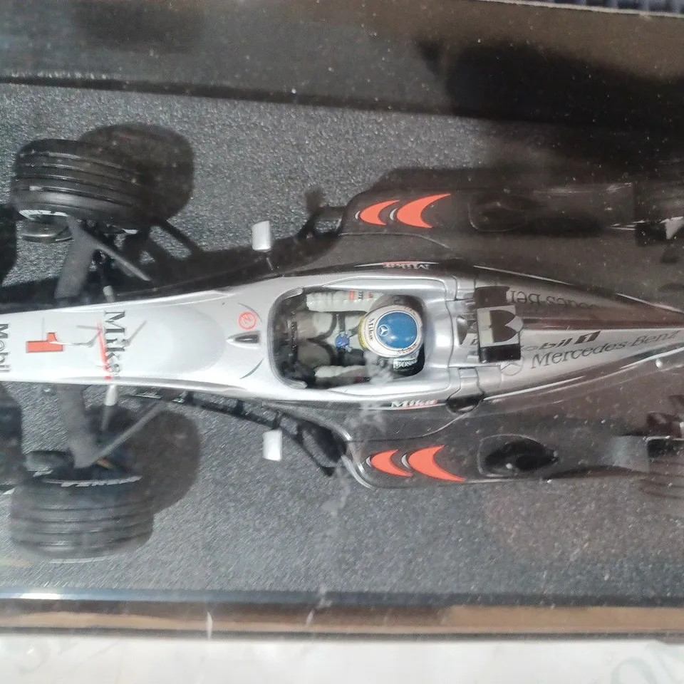 BOXED HOT WHEELS RACING FORMULA ONE MIKA HAKKINEN MCLAREN MP4-15 (2000) 1:18 SCALE COLLECTIBLE MODEL - 26739