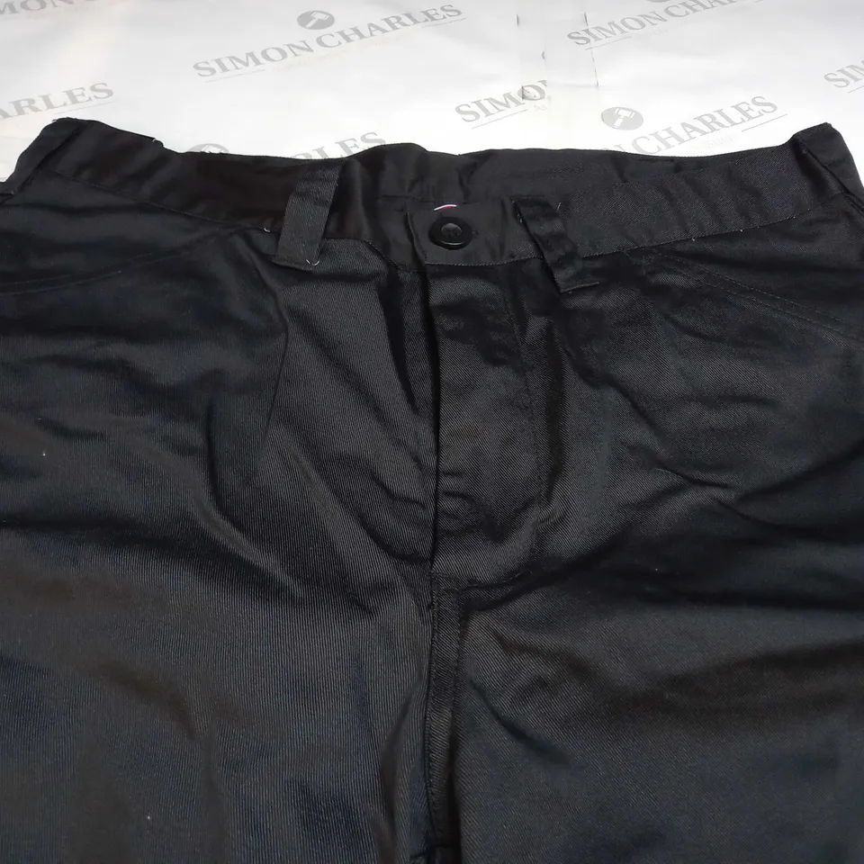 DICKIES EVERYDAY SHORTS IN BLACK - UK 34