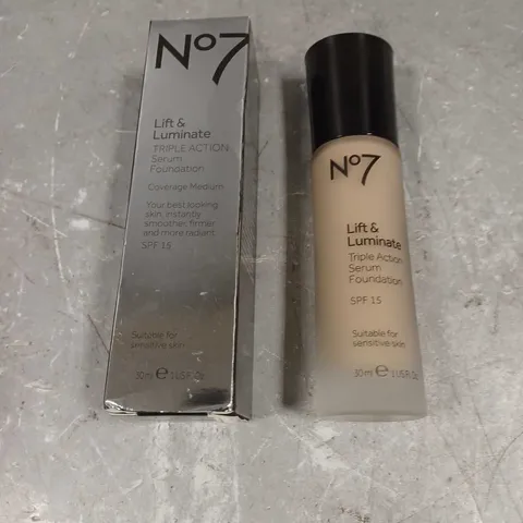 BOXED N07 LIFT & LUMINATE TRIPLE ACTION SERUM FOUNDATION IN COOL NAVY 30ML