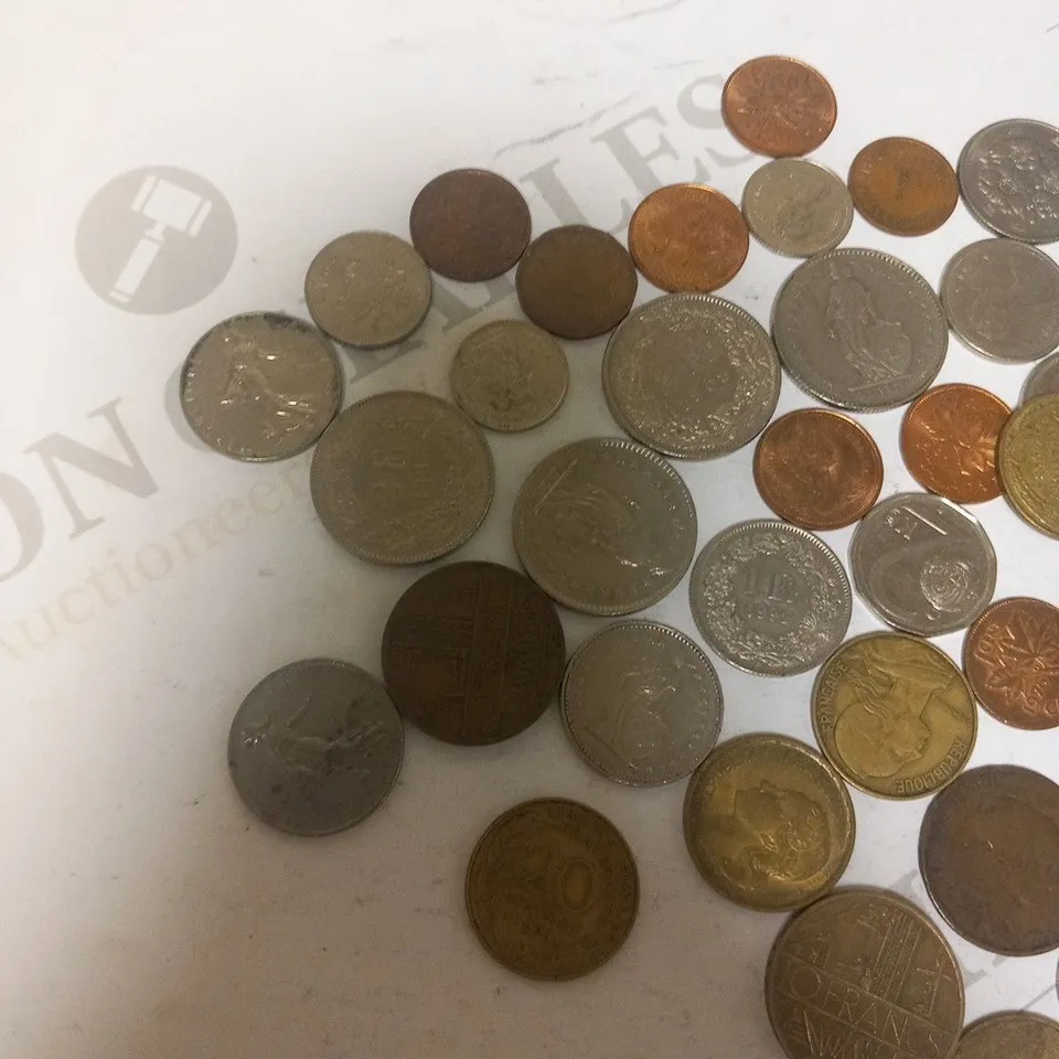 LARGE COLLECTION OF ASSORTED COINS FORM ACCROSS THE WORLD TO INCLUDE; COLLECTIONS OF ASIAN, CANADIAN, ARGETINIAN, CESKA REPUBLIRA, SWISS FRANK AND REPUBLIQUE FRANCAISE