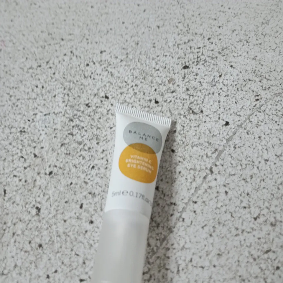 BOX OF APPROXIMATELY 1000 X BALANCE ME VIT C EYE SERUM 