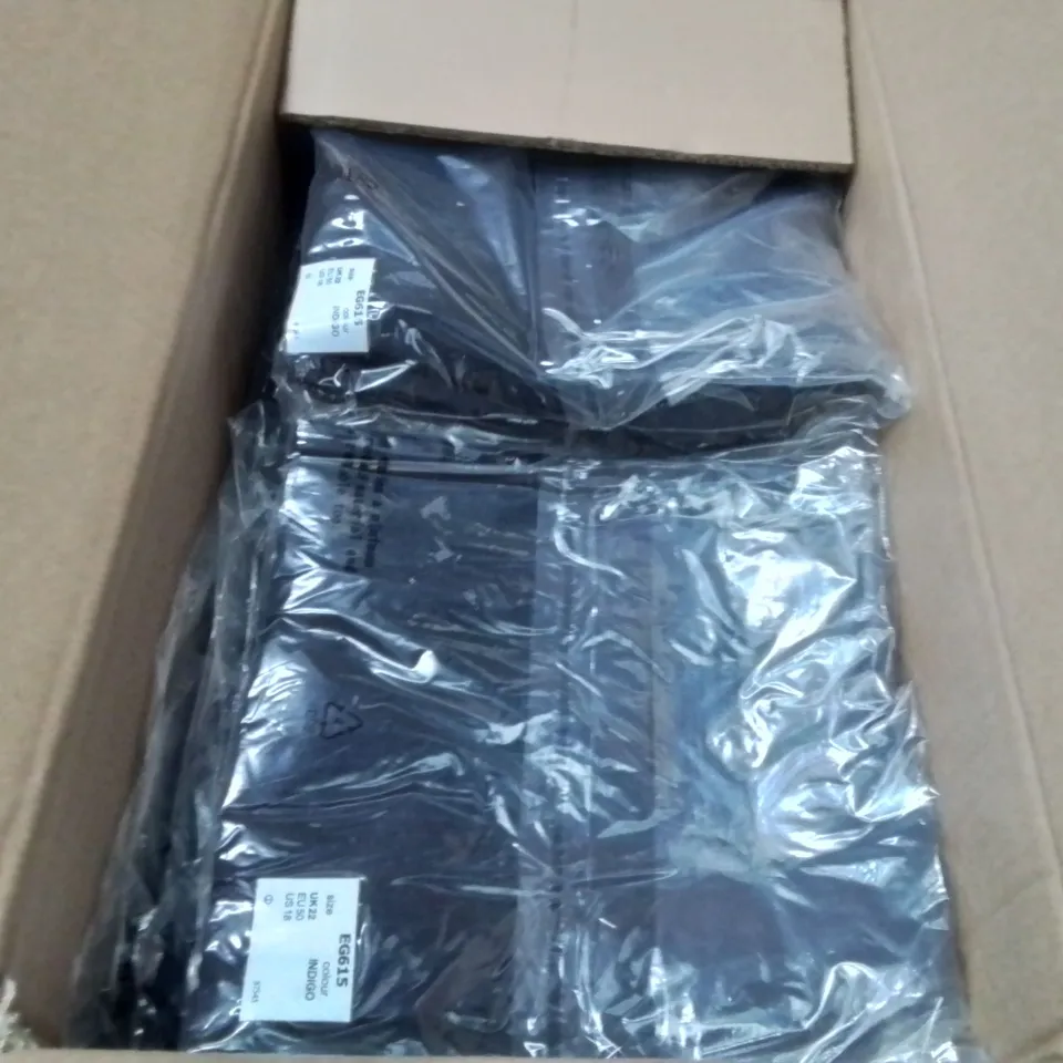 BOXED BRAND NEW APPROXIMATELY 16 JULIPA SLIM FIT JEANS INDIGO SIZE 22