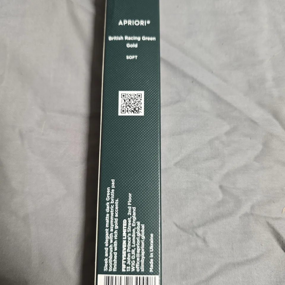 APPROXIMATELY 140 APRIORI TOOTHBRUSH – BRITISH RACING GREEN GOLD, SOFT BRISTLES