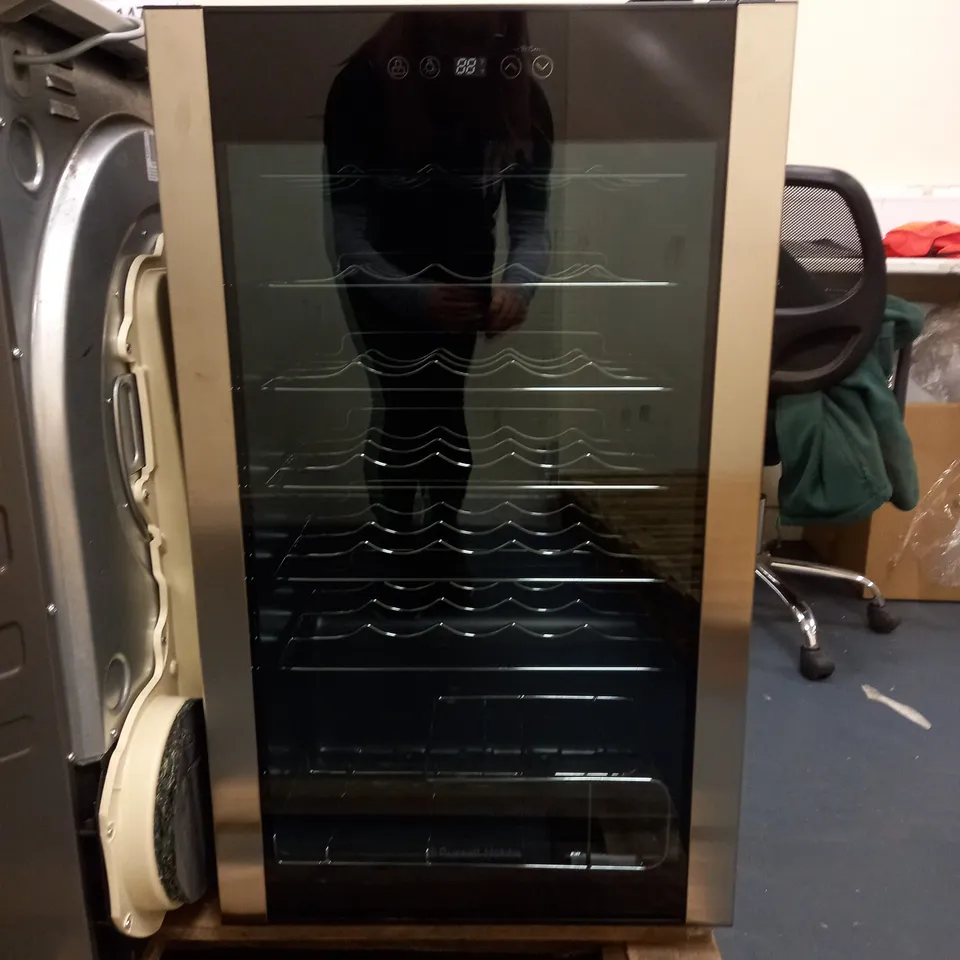 RUSSELL HOBBS RH34WC1 FREESTANDING WINE COOLER, 34 BOTTLE CAPACITY, BLACK - COLLECTION ONLY