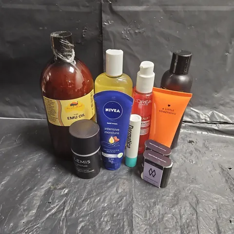 APPROXIMATEY 20 ASSORTED HEALTH AND BEAUTY PRODUCTS TO INCLUDE - ELEMIS DAILY MOISTURE BOOST - NIVEA HAND CREAM - PALMER'S COCOA BUTTER BODY OIL - ETC