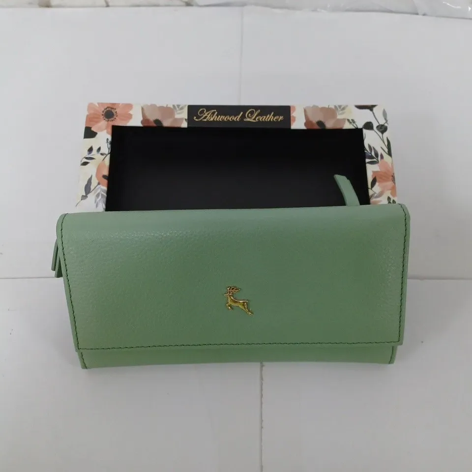 ASHWOOD LEATHER PURSE IN GREEN 