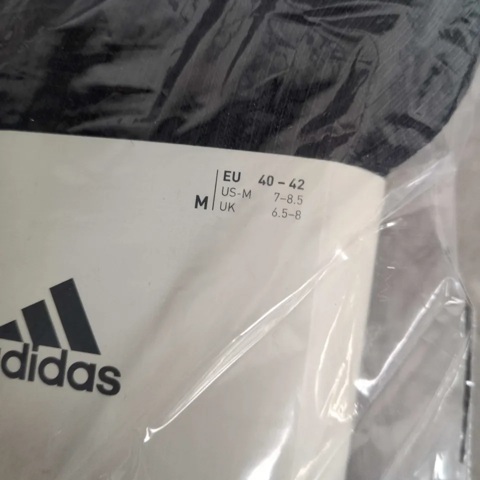 BAGGED ADIDAS 3PK OF CREW SOCKS IN BLACK - UK 6.5-8