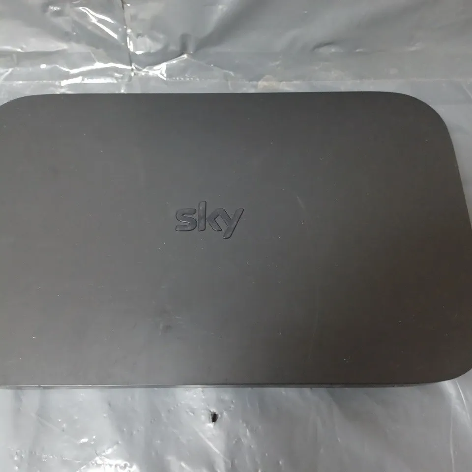 SKY TV BOX BLACK 