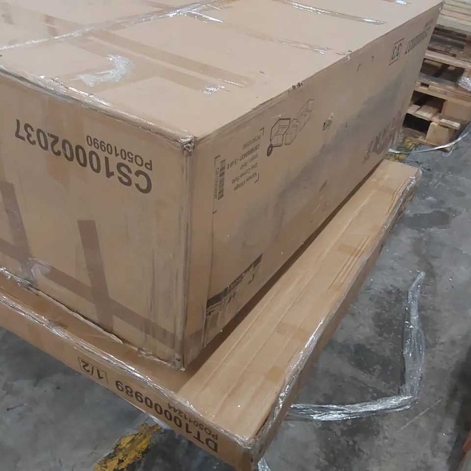 PALLET CONTAINING AN ASSORTMENT OF FURNITURE PARTS
