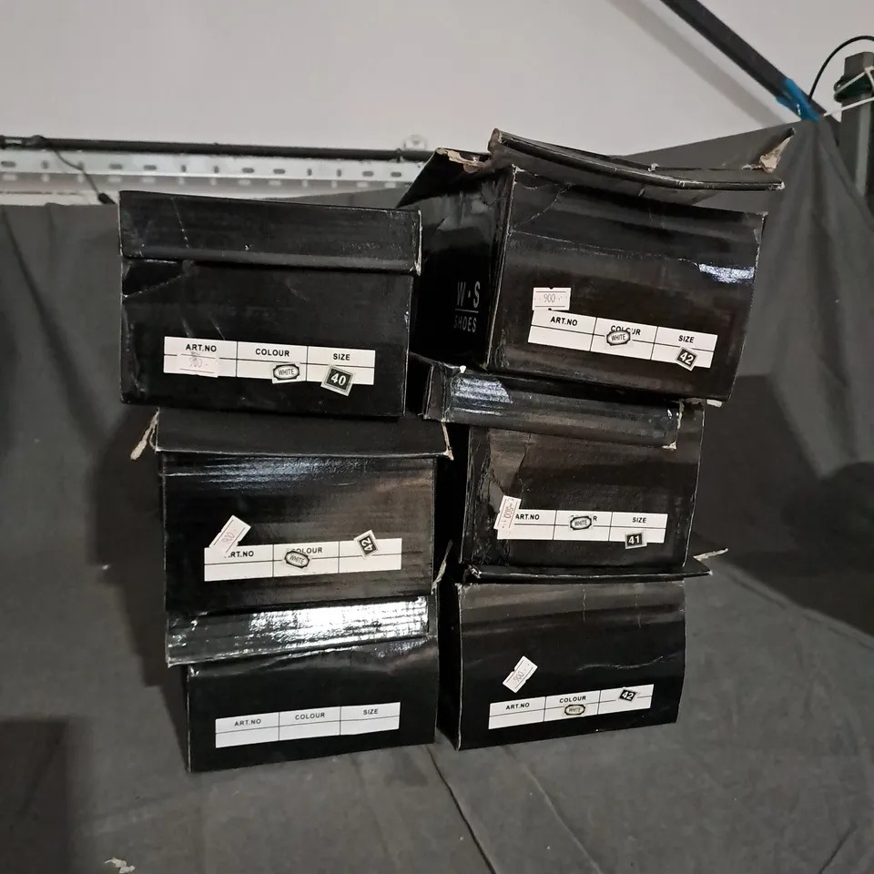 APPROXIMATELY 6 BOXED PAIRS OF FORMAL SHOES IN WHITE TO INCLUDE SIZES 40, 41, 42
