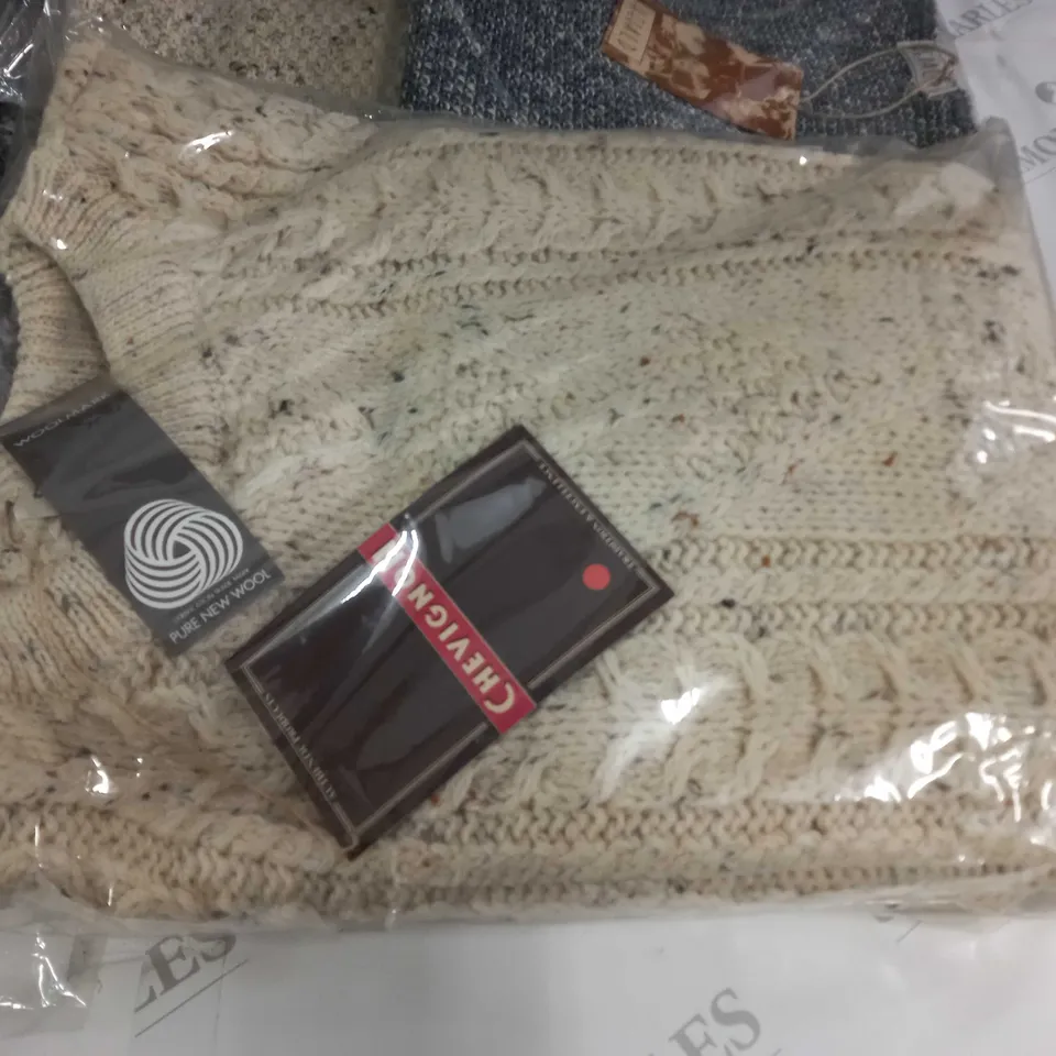 LOT OF 5 ASSORTED KNITWEAR CLOTHING ITEMS - VARIOUS SIZES