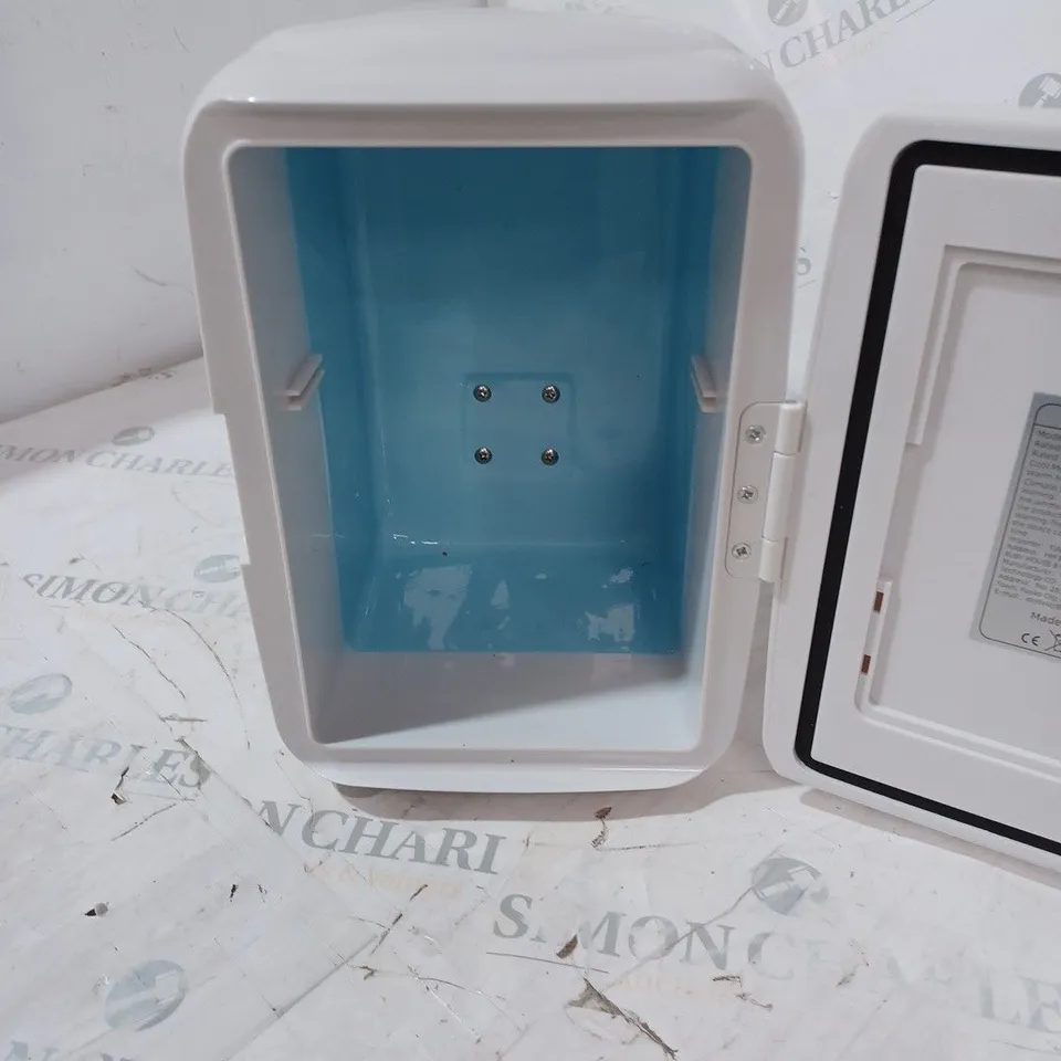 BOXED ELECTRONIC MINI FRIDGE 