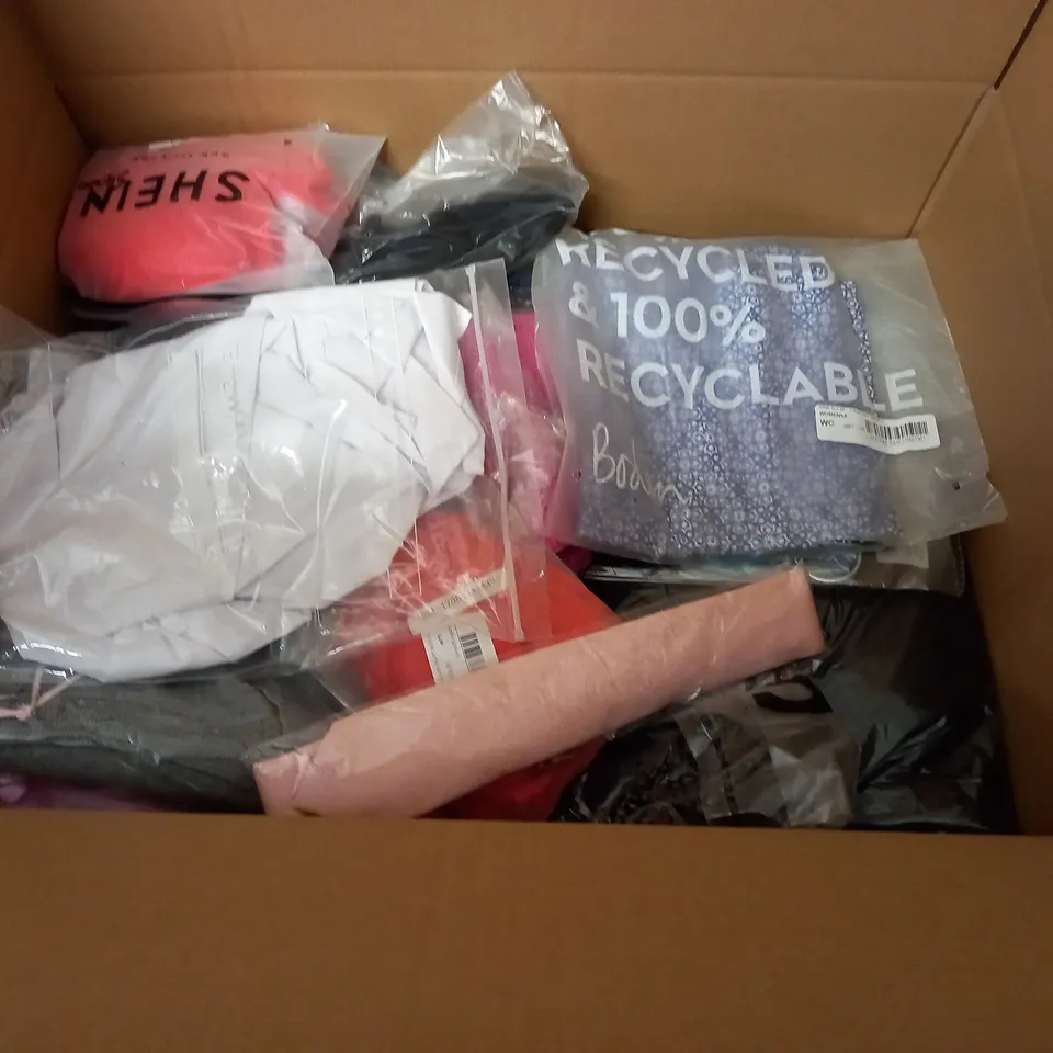 LARGE QUANTITY OF ASSORTED BAGGED CLOTHING ITEMS TO INCLUDE CIDER, FOREVER UNIQUE AND SHEIN