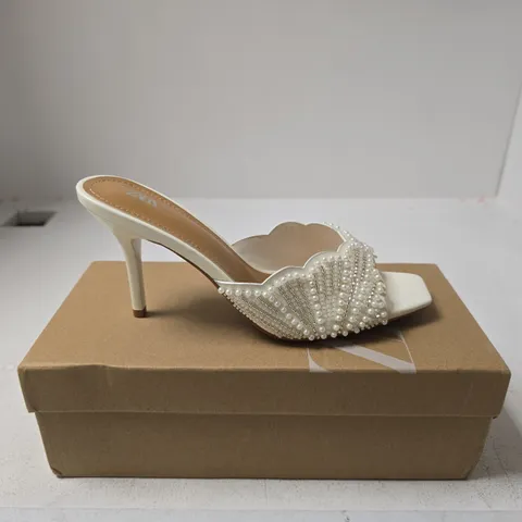 ZARA WOMEN'S WHITE BEADED EMBELLISHED HEELED SHOES SIZE 37 BOXED