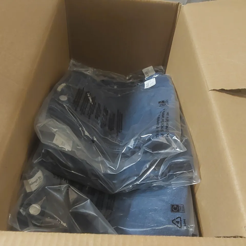 BOX CONTAINING APPROXIMATELY 10x BRAND NEW SIMPLY BE PLEAT DETAIL JEANS - SIZE 10R