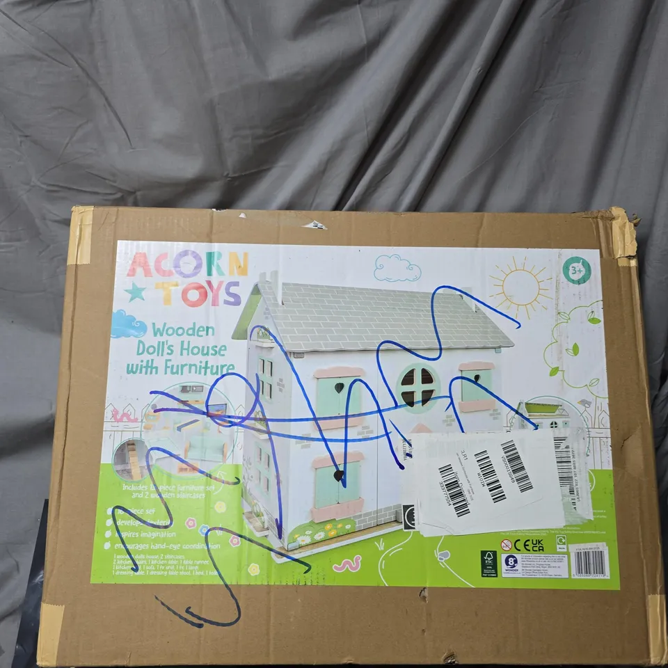BOXED ACORN WOODEN DOLLHOUSE WITH FURNITURE