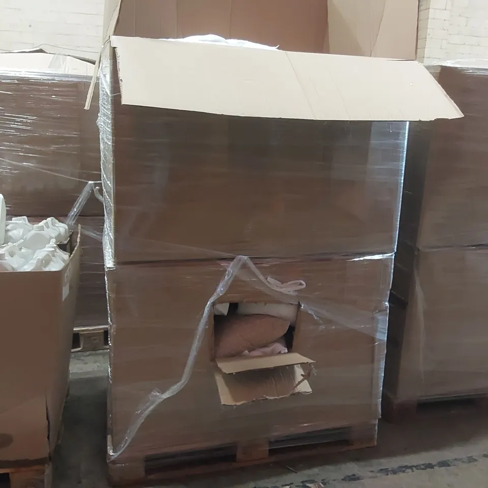 PALLET CONTAINING A VERY LARGE QUANTITY OF ASSORTED PILLOWS AND RELATED BEDDING/COMFORT PRODUCTS ECT