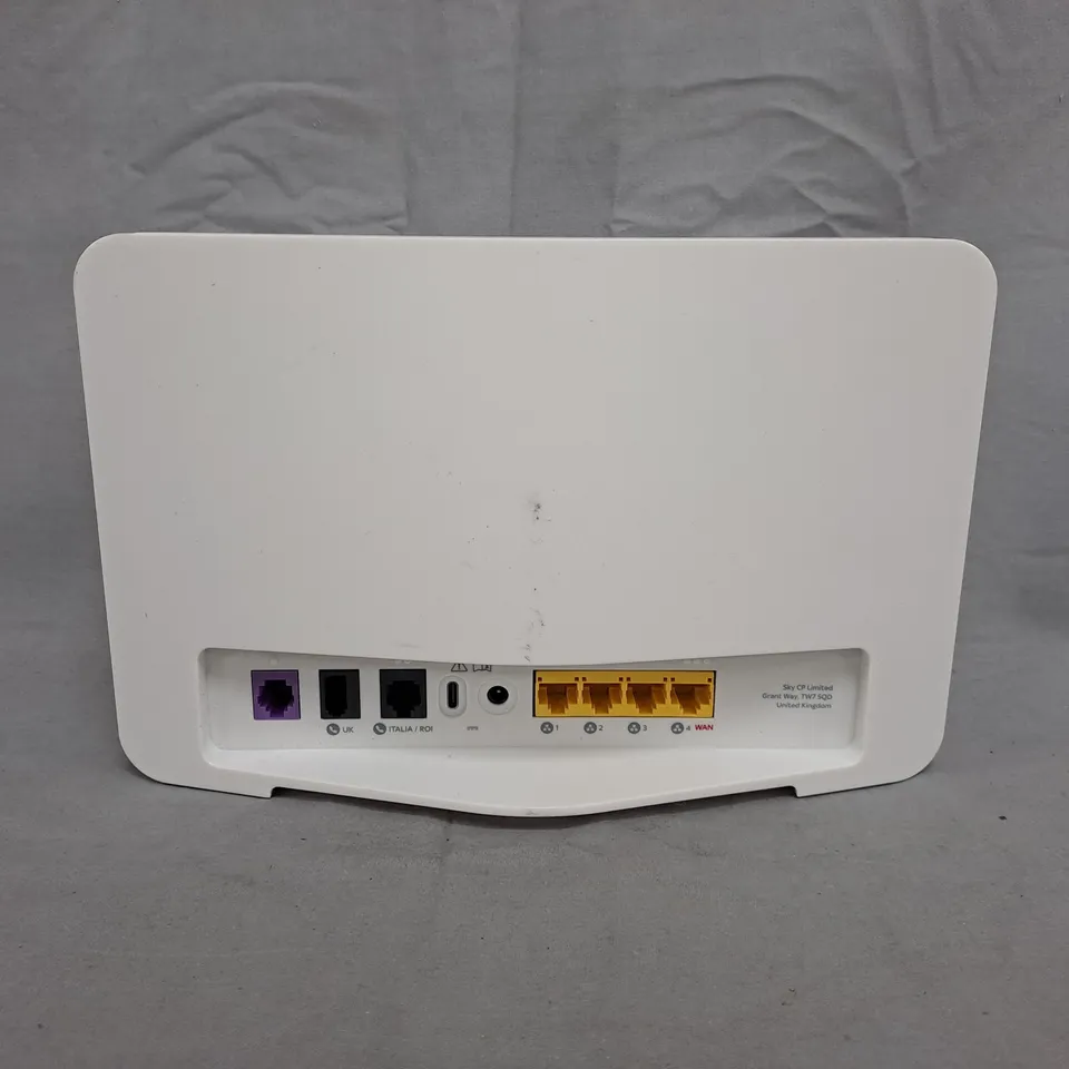 SKY SR213-02-UK-WHT WIRELESS ROUTER