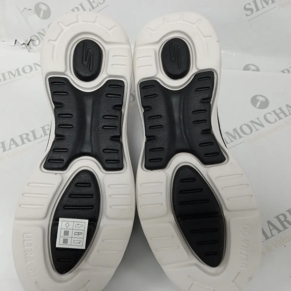 SKECHERS GO WALK ARCH FIT TRAINERS - UK 7