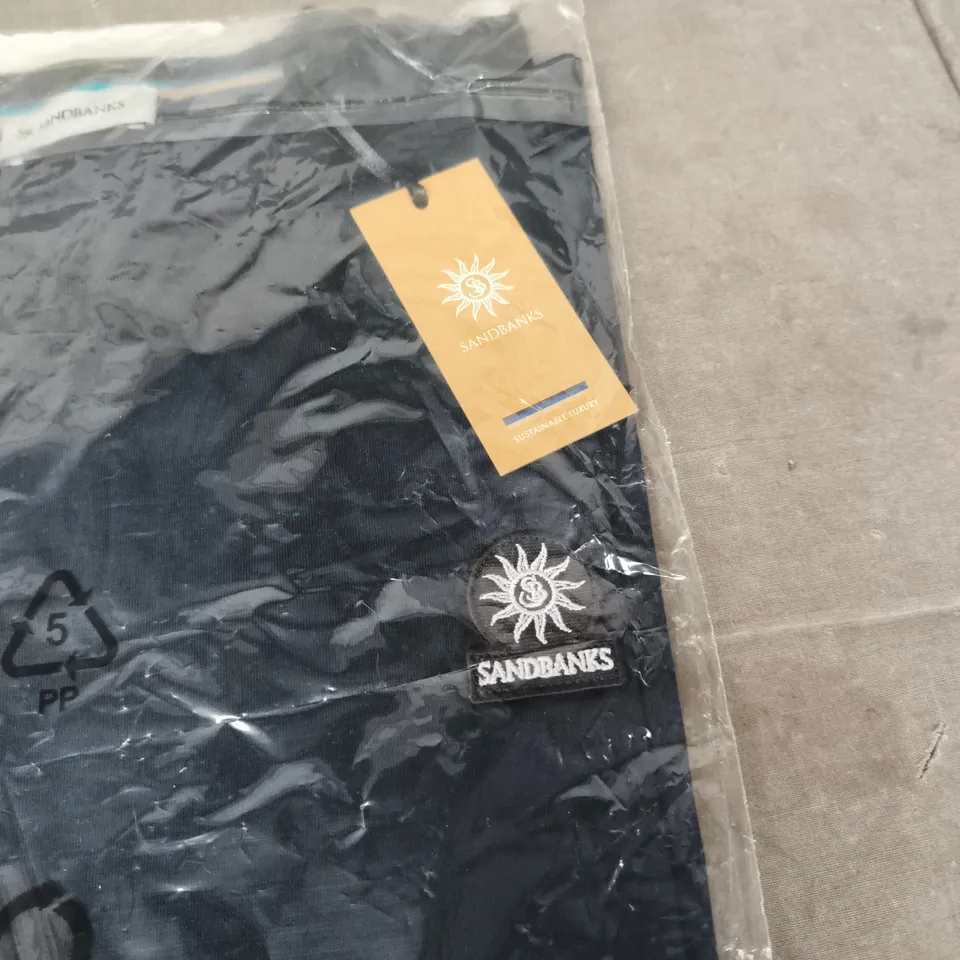 BAGGED SANDBANS CASUAL TEE - SIZE L