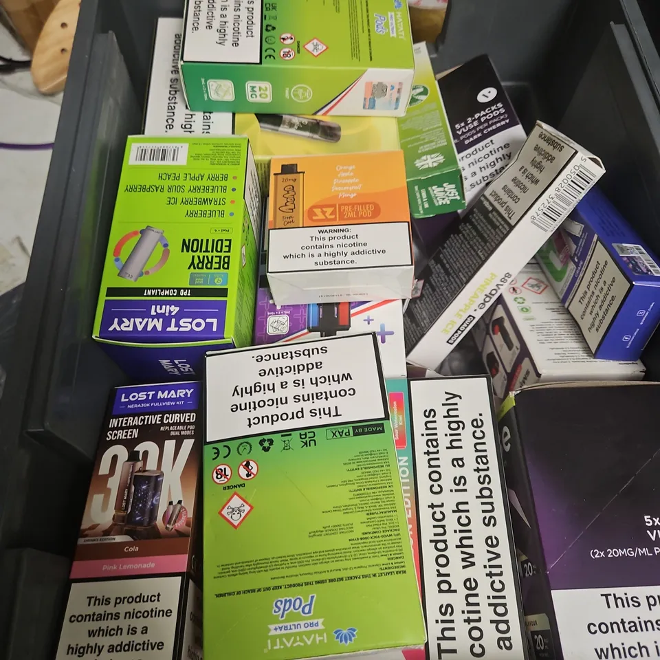 LOT OF APPROXIMATELY 20 ASSORTED ELECTRONIC CIGARETTE ITEMS TO INCLUDE TITAN WITH PODS, HAYATI PRO MAX WITH PODS AND LOST MARY BM6000 PODS