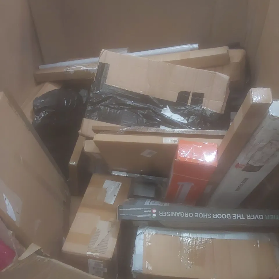 PALLET OF ASSORTED HOUSEHOLD GOODS AND PRODUCTS TO INCLUDE; SUITCASES, KITCHEN UTENSIL ORGANISER, SHOE RACK ETC 