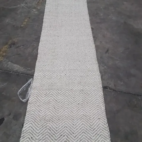 QUALITY DESIGNER AREA RUG - APPROXIMATELY 240X60CM