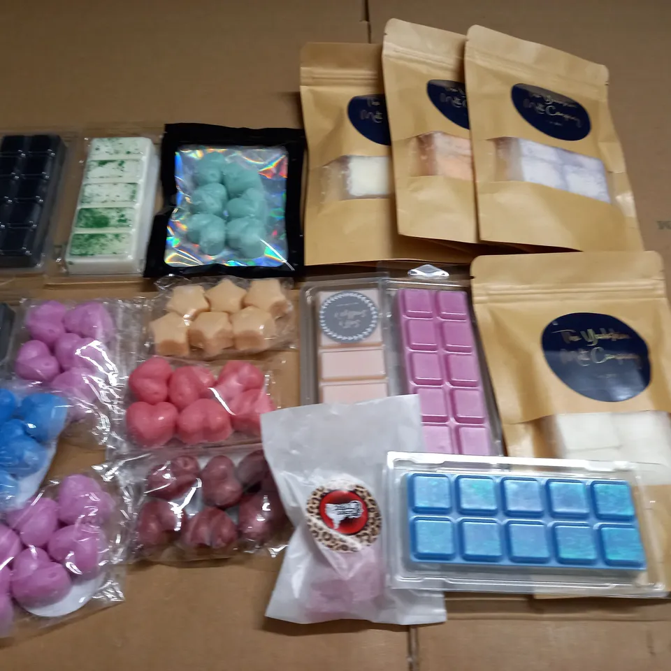 LOT OF ASSORTED WAX MELTS