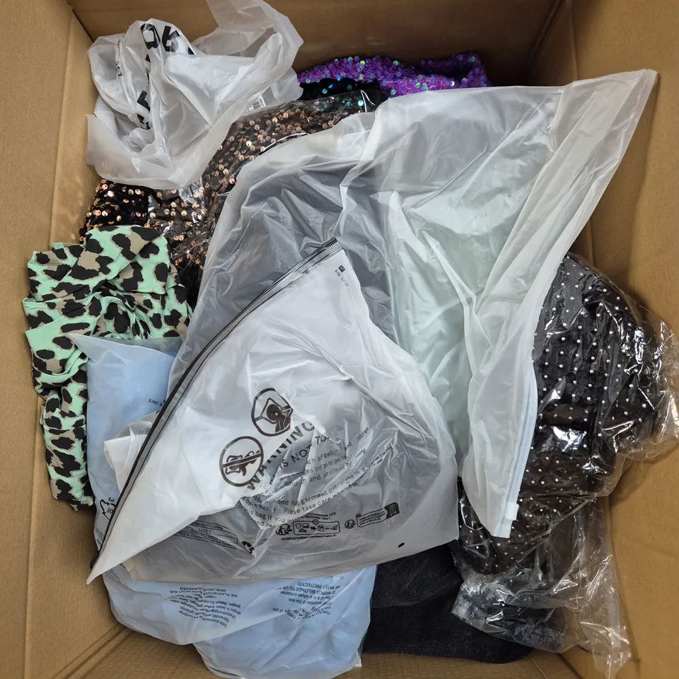 LARGE BOX OF ASSORTED CLOTHING ITEMS IN VARIOUS SIZES, STYLES AND COLOUR 