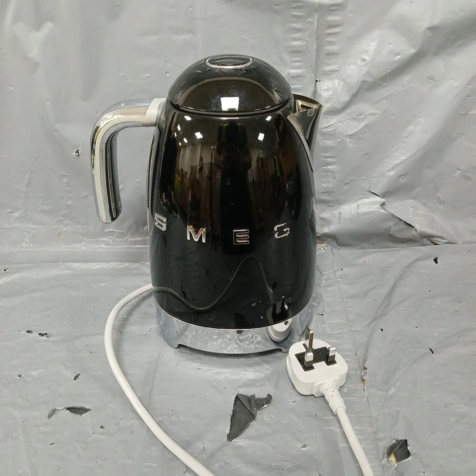 RETRO SMEG KETTLE -BLACK 