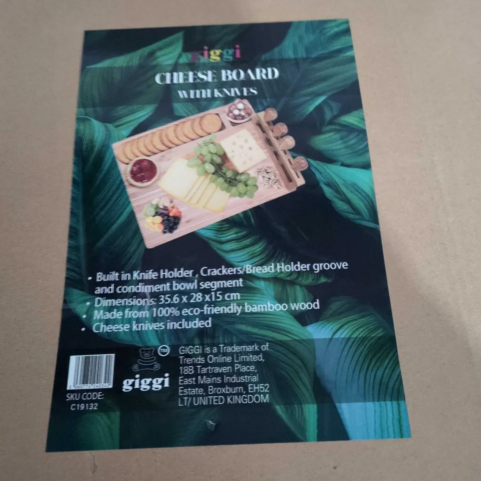 GIGGI CHEESE BOARD WITH KNIVES – BAMBOO SERVING BOARD