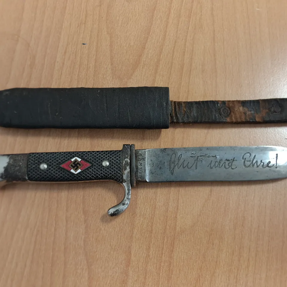 REPLICA WORLD WAR 2 PERIOD KNIFE WITH SHEATH